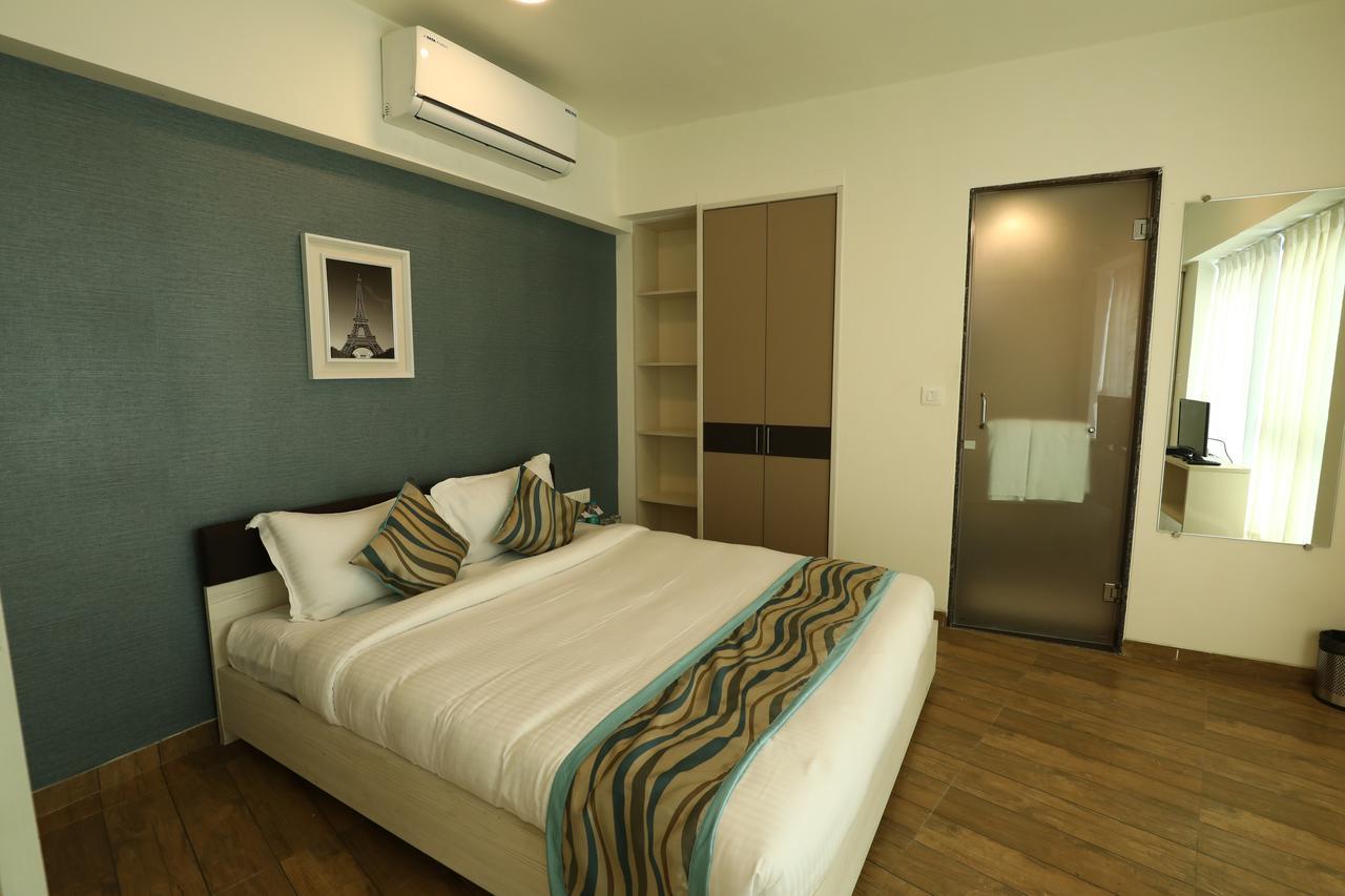 Rajhans Belliza Service Apartment Surat Exterior photo