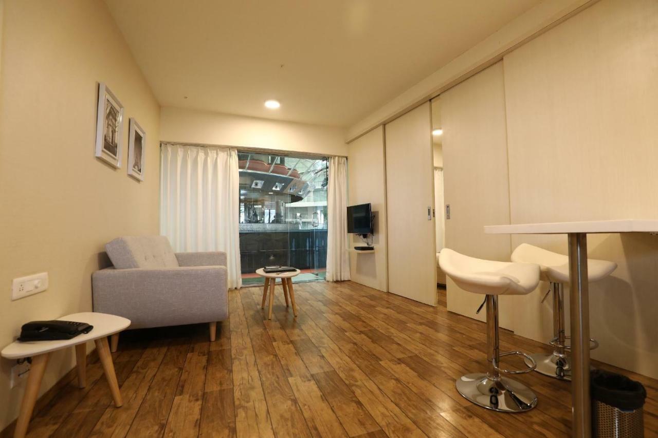 Rajhans Belliza Service Apartment Surat Exterior photo